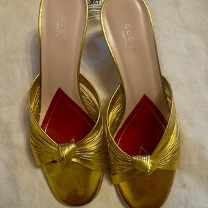 Gucci Women's Gold Metallic Nappa Crawford Knotted Mid Heel